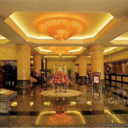 Victoria Grand Hotel Уенжоу Интериор снимка