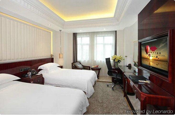 Victoria Grand Hotel Уенжоу Стая снимка